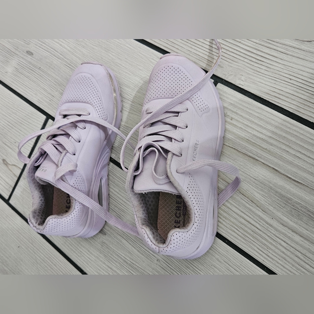 lavender girls size 1 uno skechers tennis shoes